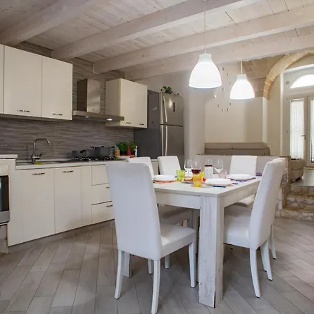 Casina Lo - The Fab *
